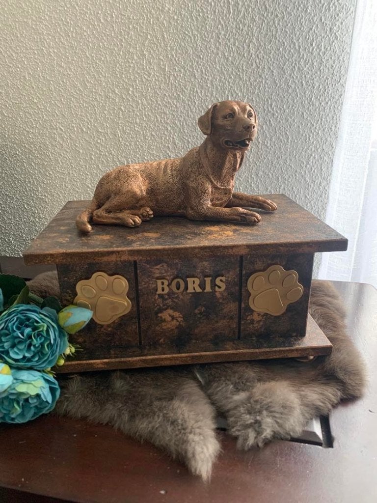 Labradorhond beeld op urn als set of als los beeld handmade, Ophalen of Verzenden, Nieuw, Overige typen