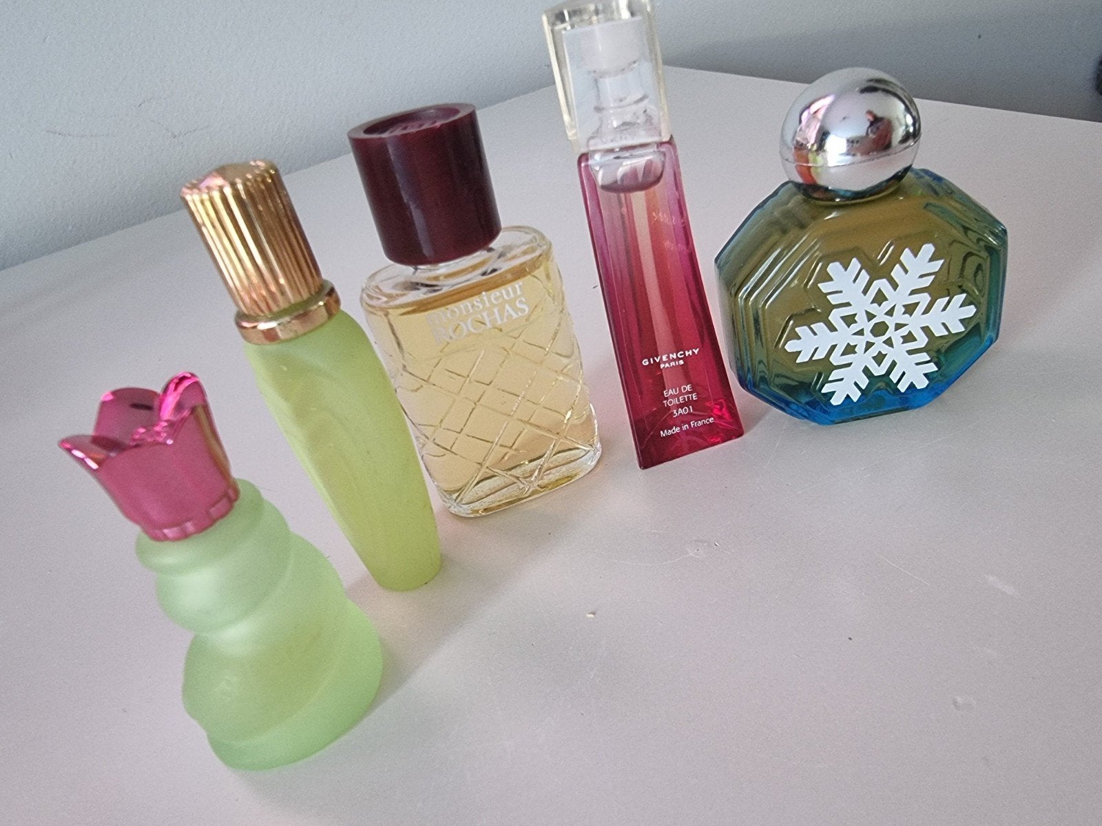 Partij parfumminiaturen: Escada, Givenchy, Verzenden, Zo goed als nieuw, Miniatuur