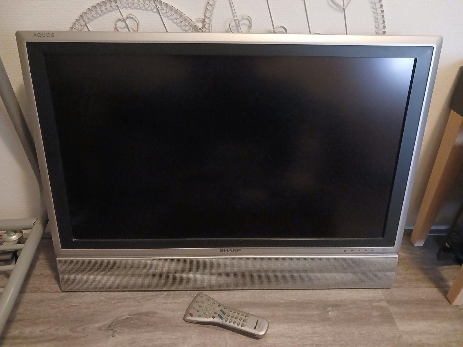 Sharp Aquos LCD TV met afstandsbediening, Audio, Tv en Foto, Ophalen, Gebruikt, 50 Hz, 80 tot 100 cm