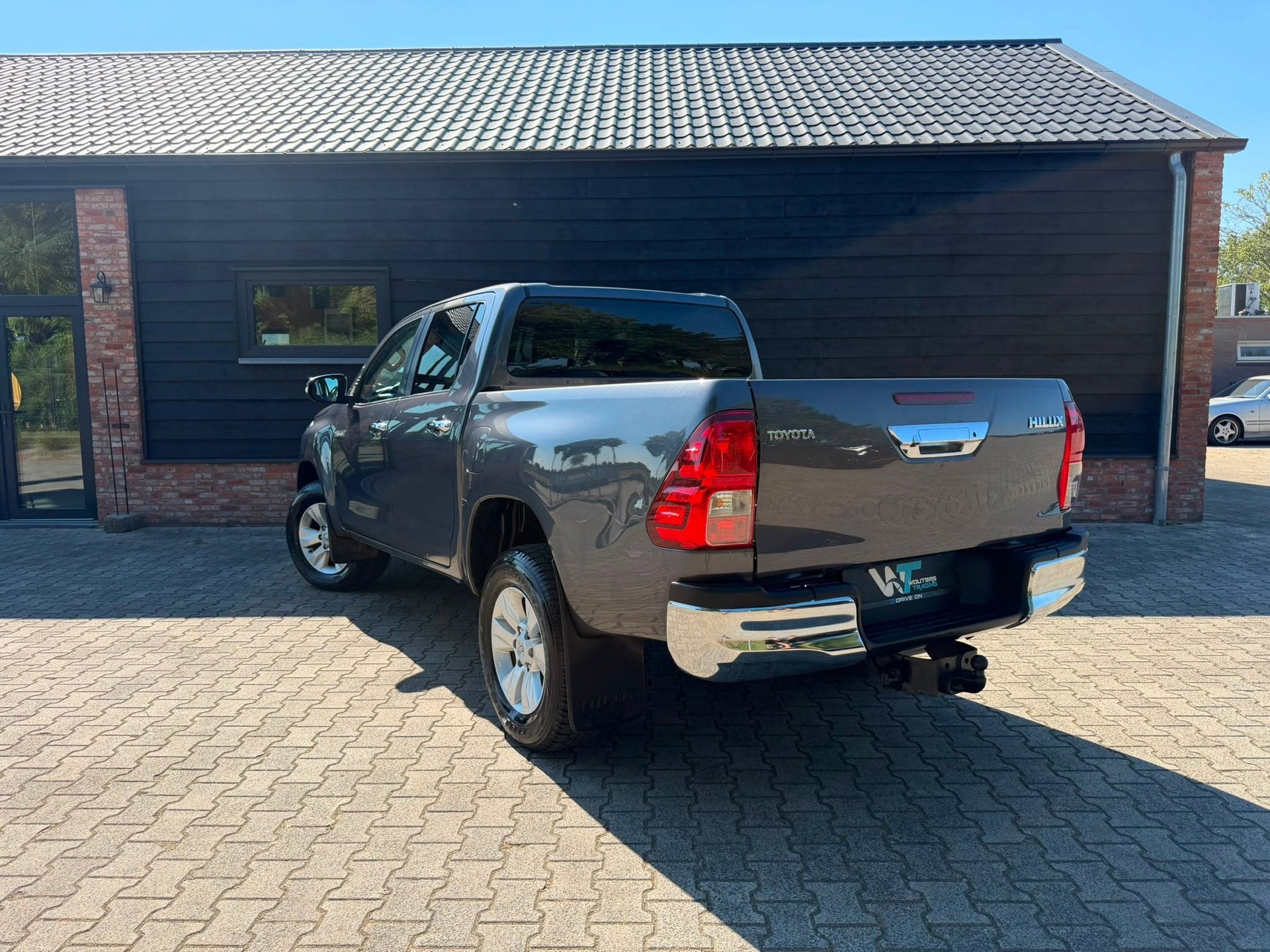 Toyota HiLux 2.4 D-4D - Marge - 5 Persoons - Automaat - 3500, Automaat, Stof, Gebruikt, Zwart