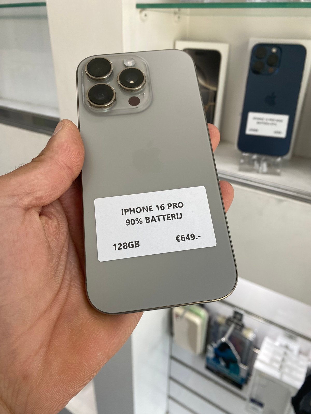 iPhone 16 Pro in nieuw staat 90% batterij met garantie!!, Telecommunicatie, Mobiele telefoons | Apple iPhone, IPhone 16 Pro, 128 GB