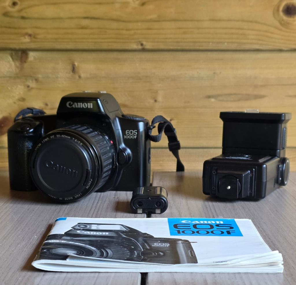 Canon EOS 1000F Spiegelreflexcamera met lens en flitser, Audio, Tv en Foto, Fotocamera's Analoog, Ophalen of Verzenden, Gebruikt