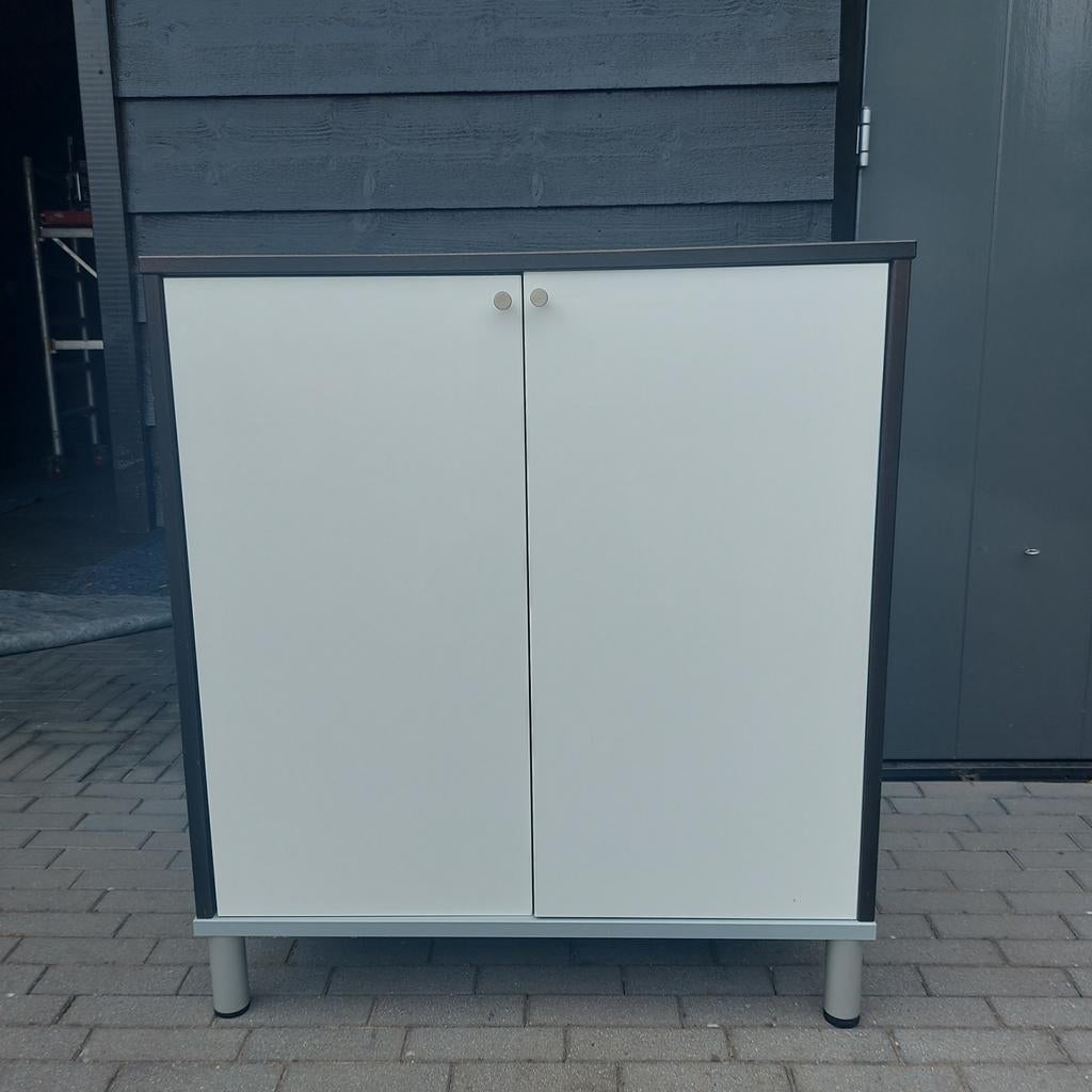 Bijna nieuwe opbergkast met hoogglans witte deuren, Huis en Inrichting, Kasten | Overige, Ophalen, Gebruikt
