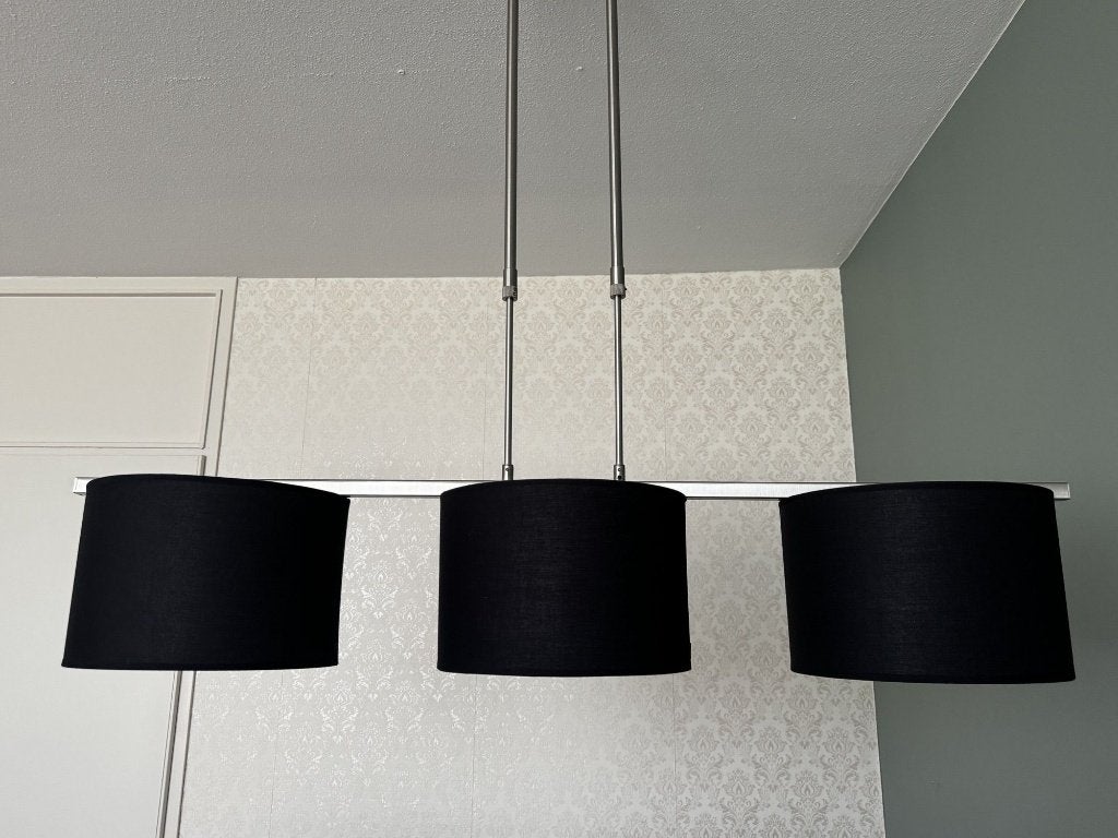 Chromen lamp met 3 zwarte kappen (1 extra kap aanwezig), Ophalen, Zo goed als nieuw, Metaal