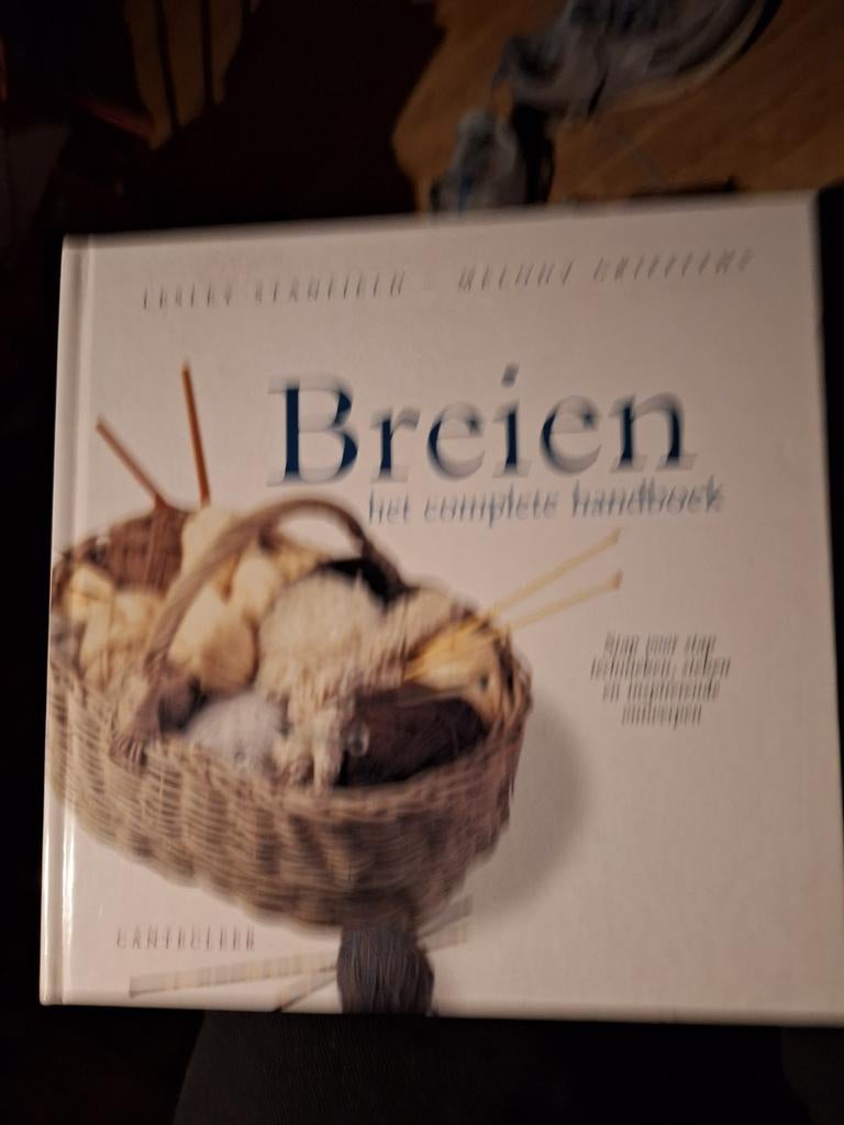 Griffiths Stanfield

Breien: het complete handboek ZGAN, Ophalen of Verzenden, Zo goed als nieuw, Breien en Haken