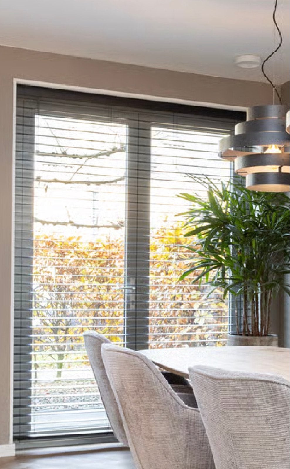 Veneta - Zwarte houten jaloezieën 1740x2400x63mm - in doos, Huis en Inrichting, Stoffering | Gordijnen en Lamellen, Ophalen, Jaloezie