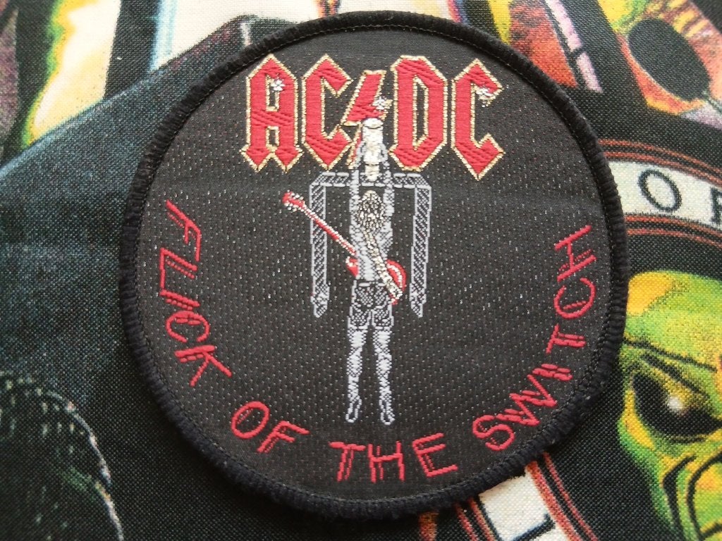 AC/DC mooie  vintage flick of the switch 1985 patch 90, Verzamelen, Muziek, Artiesten en Beroemdheden, Ophalen of Verzenden, Zo goed als nieuw
