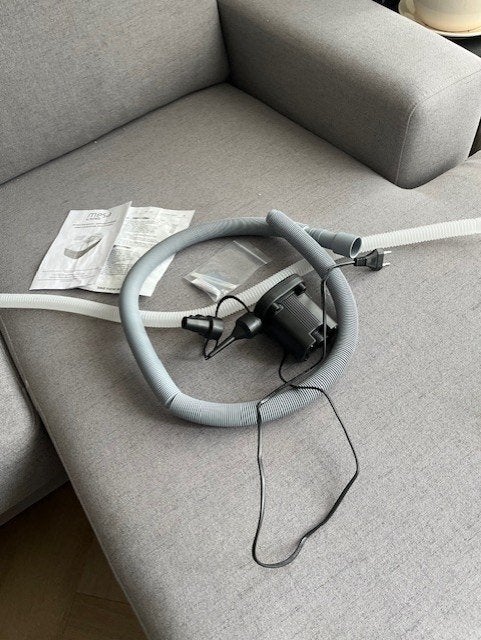 Opblaasbaar (electrisch) bad., Ophalen, Zo goed als nieuw