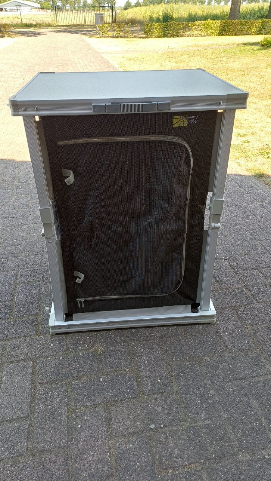campart travel kastje, Ophalen, Campingkast
