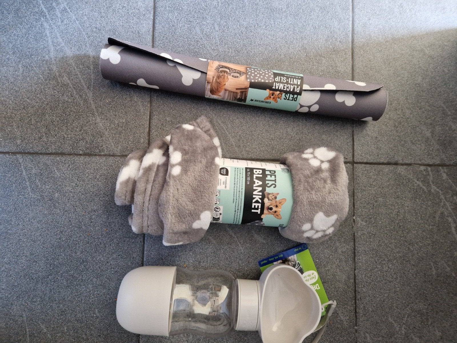 Een nieuwe honden mat en het drinkbeker en deken, Ophalen of Verzenden, Nieuw