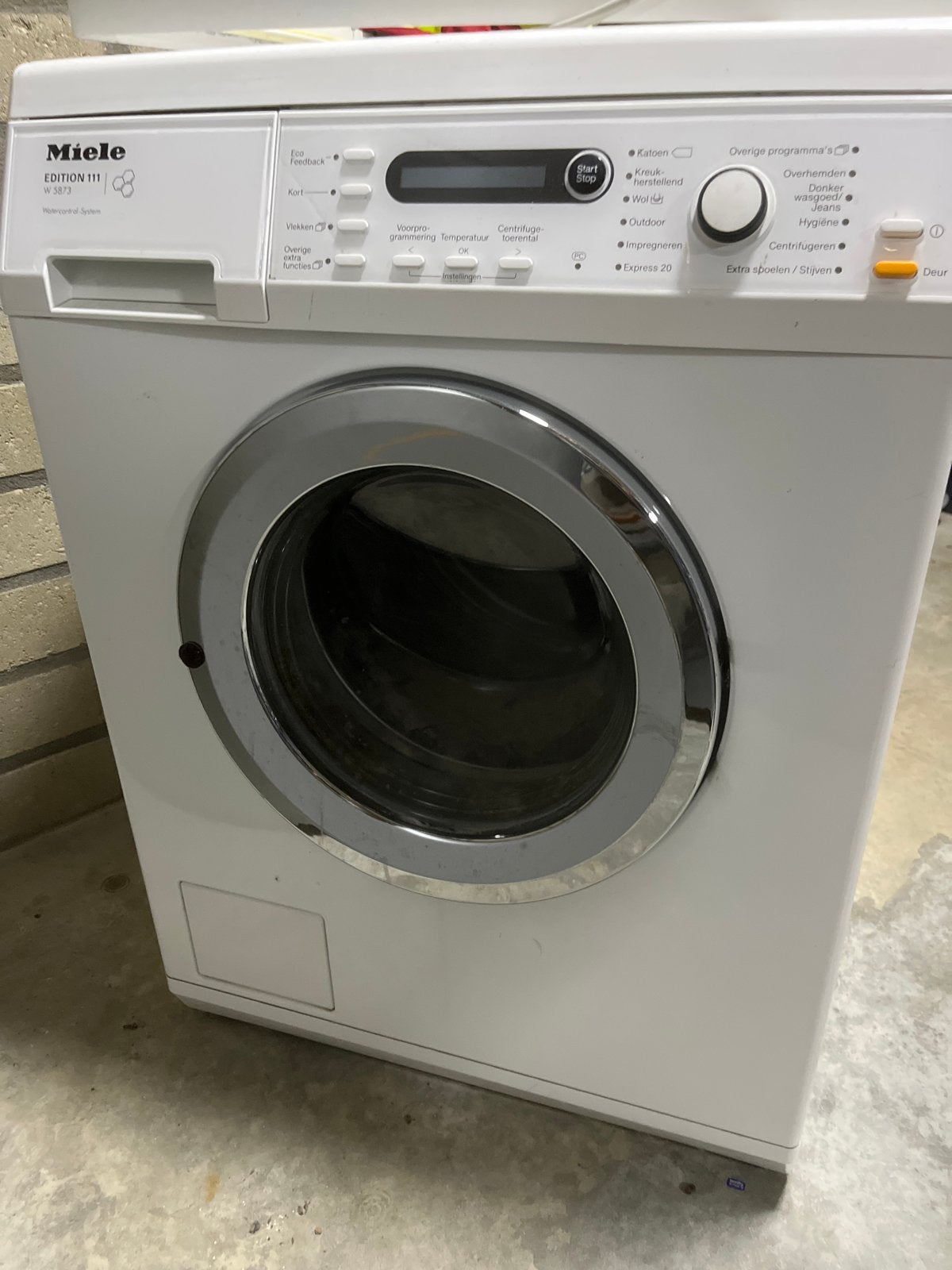 Miele Wasmachine Edition 111 W 5873, 1200 tot 1600 toeren, Gebruikt, 4 tot 6 kg, Voorlader