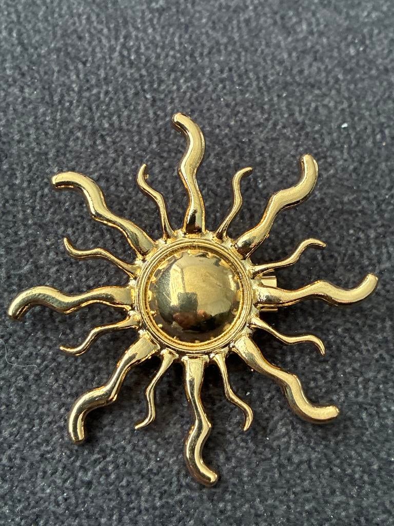 Gouden zon broche, Overige materialen, 4 tot 7 cm, Gebruikt, Ophalen of Verzenden