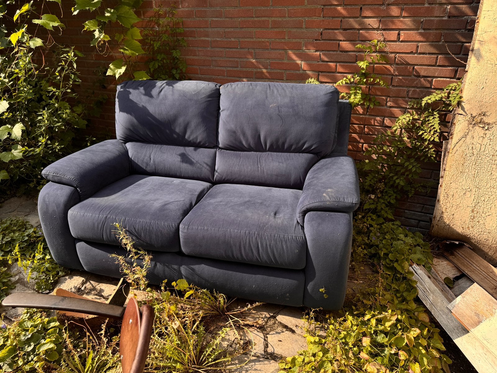 Comfortabele 2-zitsbank van Château d’Ax – donkerblauw, Ophalen, Zo goed als nieuw, Stof