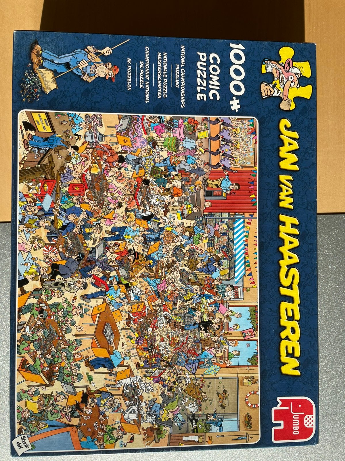 Jan van Haasteren: NK Puzzelen. 1000 stukjes., Hobby en Vrije tijd, Ophalen, 500 t/m 1500 stukjes, Zo goed als nieuw