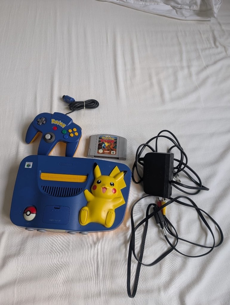 Nintendo 64 Pikachu Limited Edition - Pokémon Stadium - Goed, Ophalen of Verzenden, Zo goed als nieuw, Met 1 controller, Met games