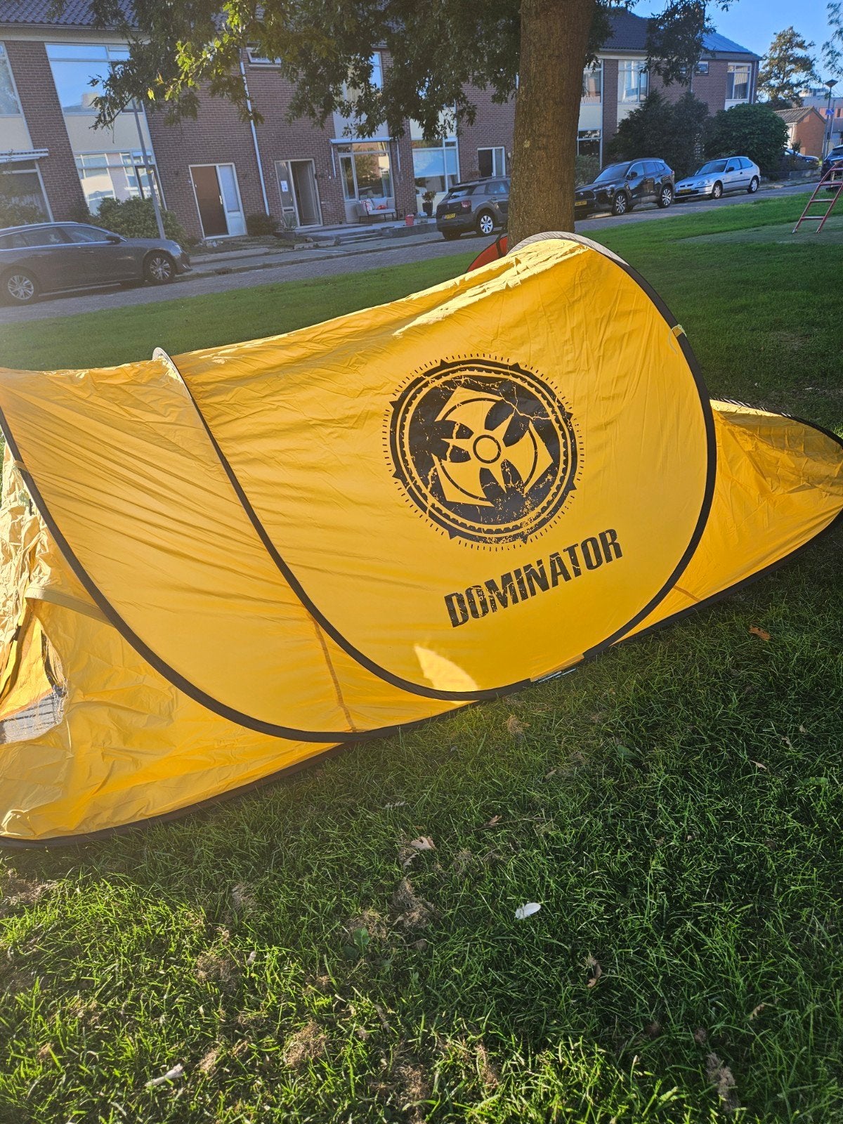 Dominator festival tent 300x110 cm - Nieuw, Ophalen of Verzenden, Nieuw, Tot en met 2