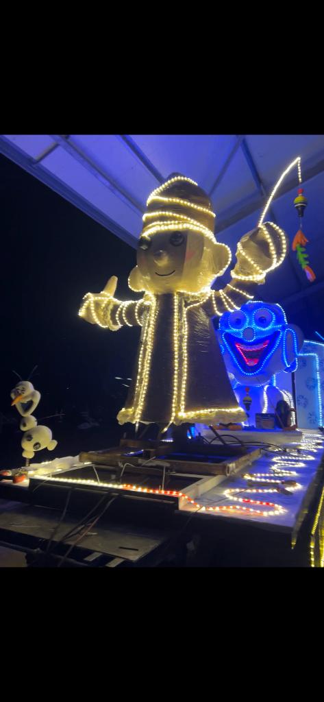 Carnavalswagen poppen, Ophalen, Zo goed als nieuw, Carnaval