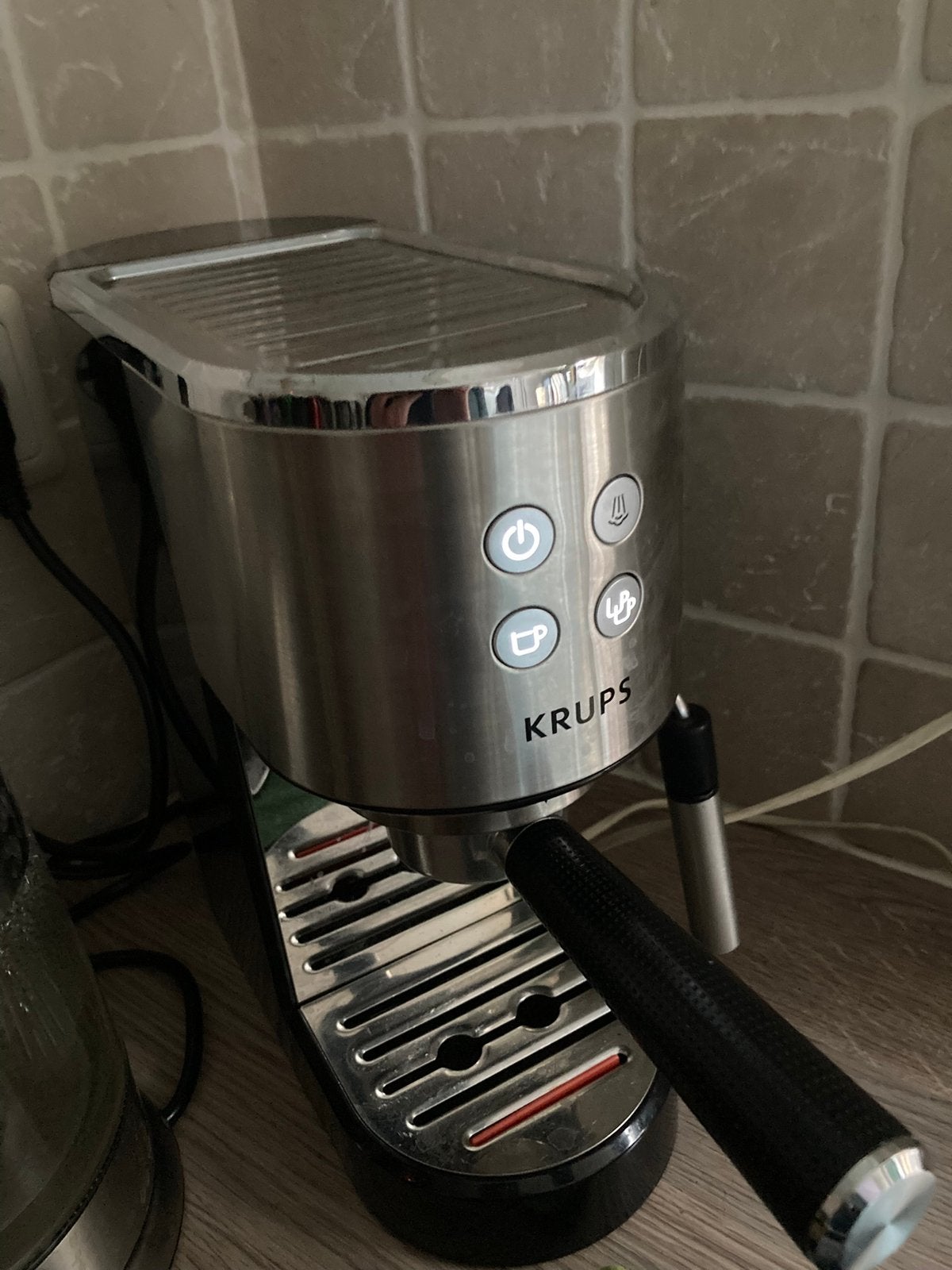 Krups virtuoso espressomachine XP4418, Ophalen of Verzenden, Zo goed als nieuw, Espresso apparaat, Afneembaar waterreservoir