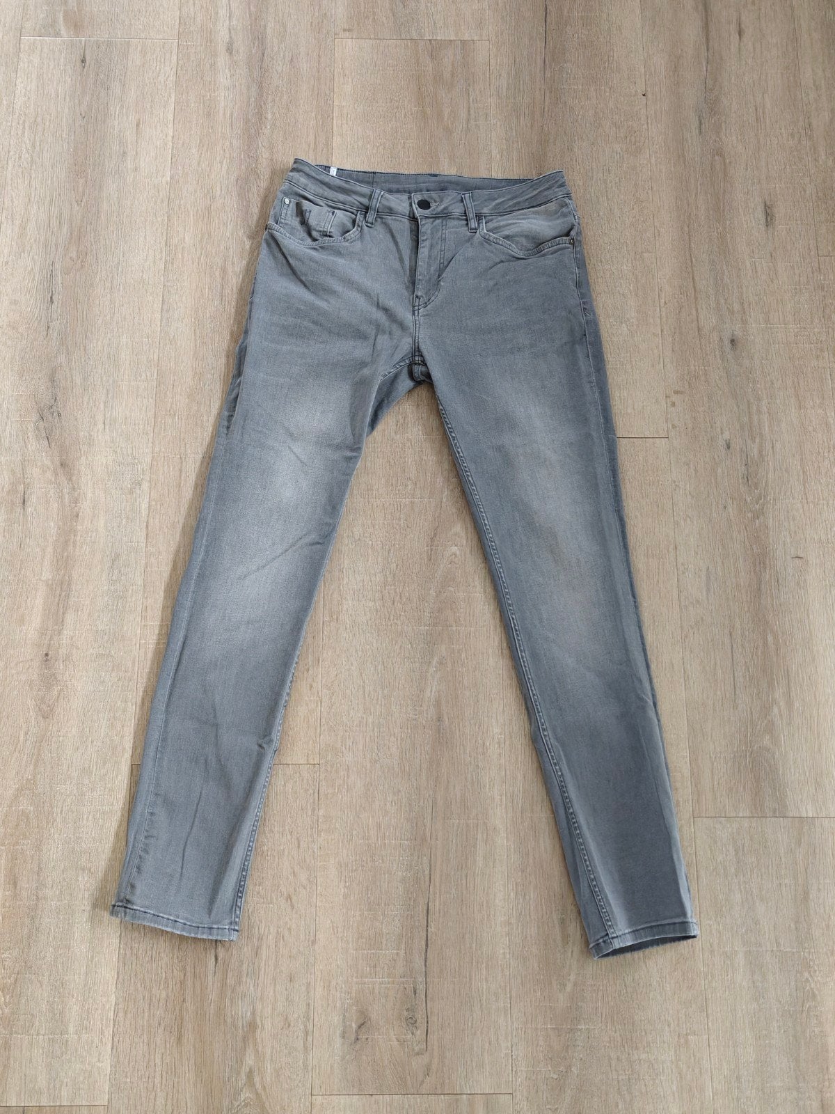 Skinny jeans Daily Aesthetikz maat 31/32., Kleding | Heren, Spijkerbroeken en Jeans, Ophalen of Verzenden, Gedragen, Grijs, W32 (confectie 46) of kleiner
