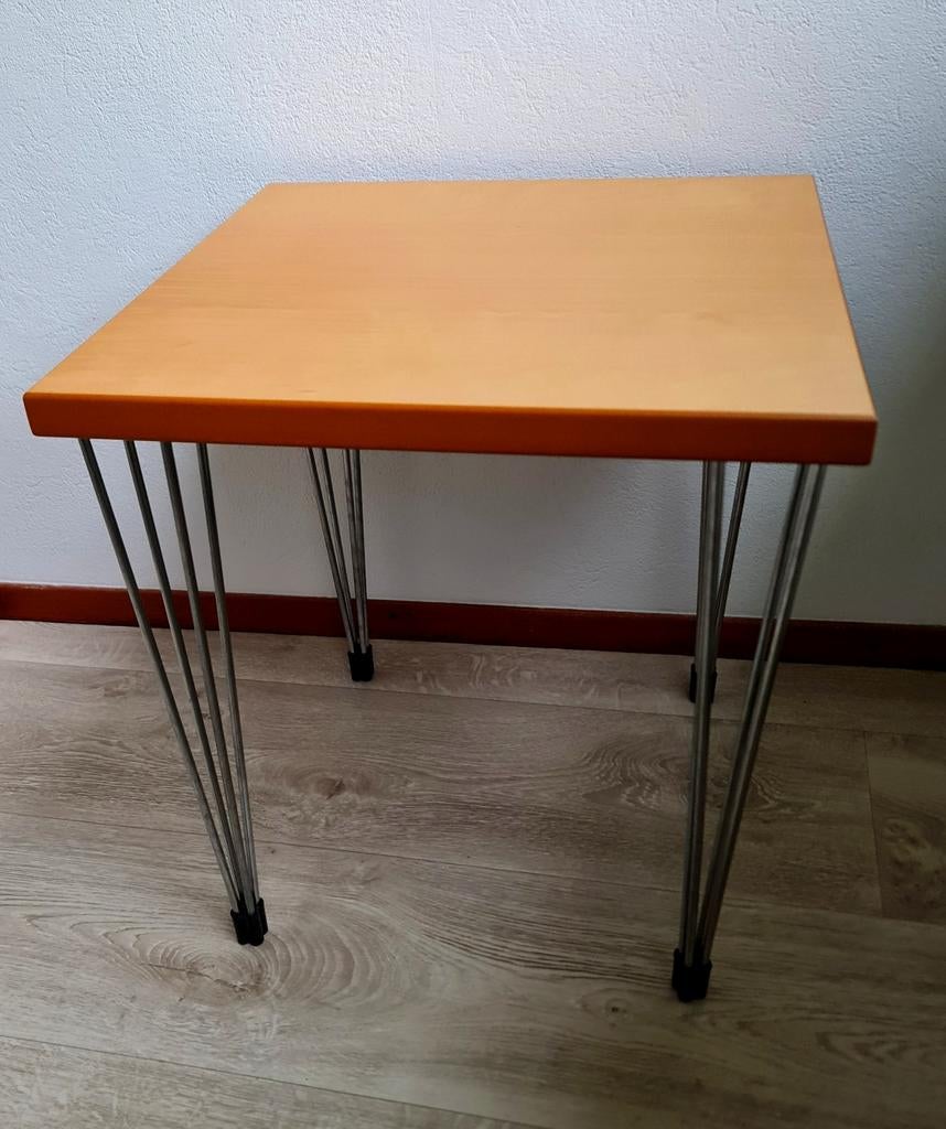 Arne Jacobsen Fritz Hansen bijzettafel hairpin poten zgan, Ophalen, Minder dan 45 cm, Minder dan 55 cm, Metaal of Aluminium