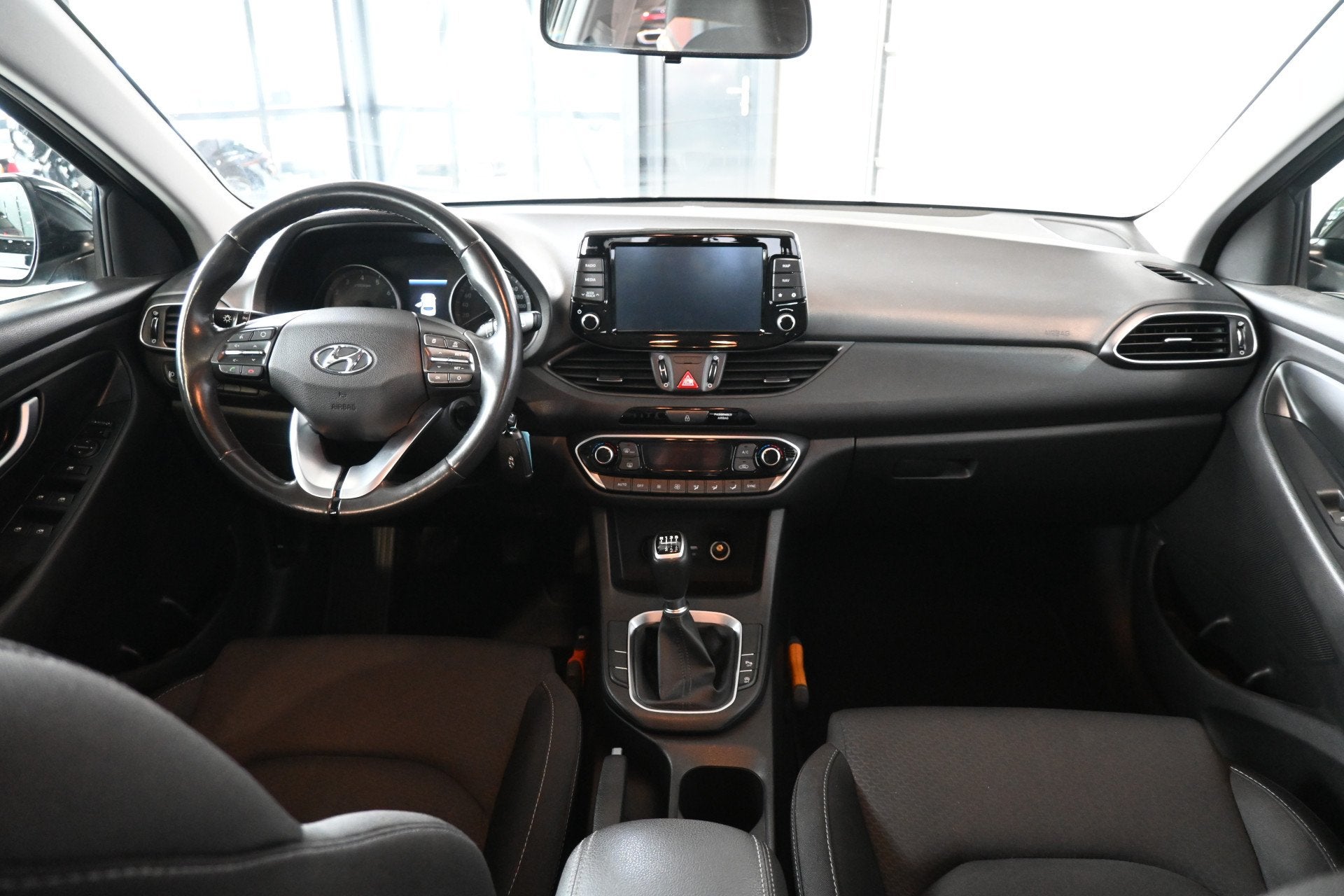 Hyundai i30 Wagon 1.4 T-GDI Comfort Clima Navigatie Camera T, Voorwielaandrijving, Stof, 4 cilinders, Met garantie (alle)