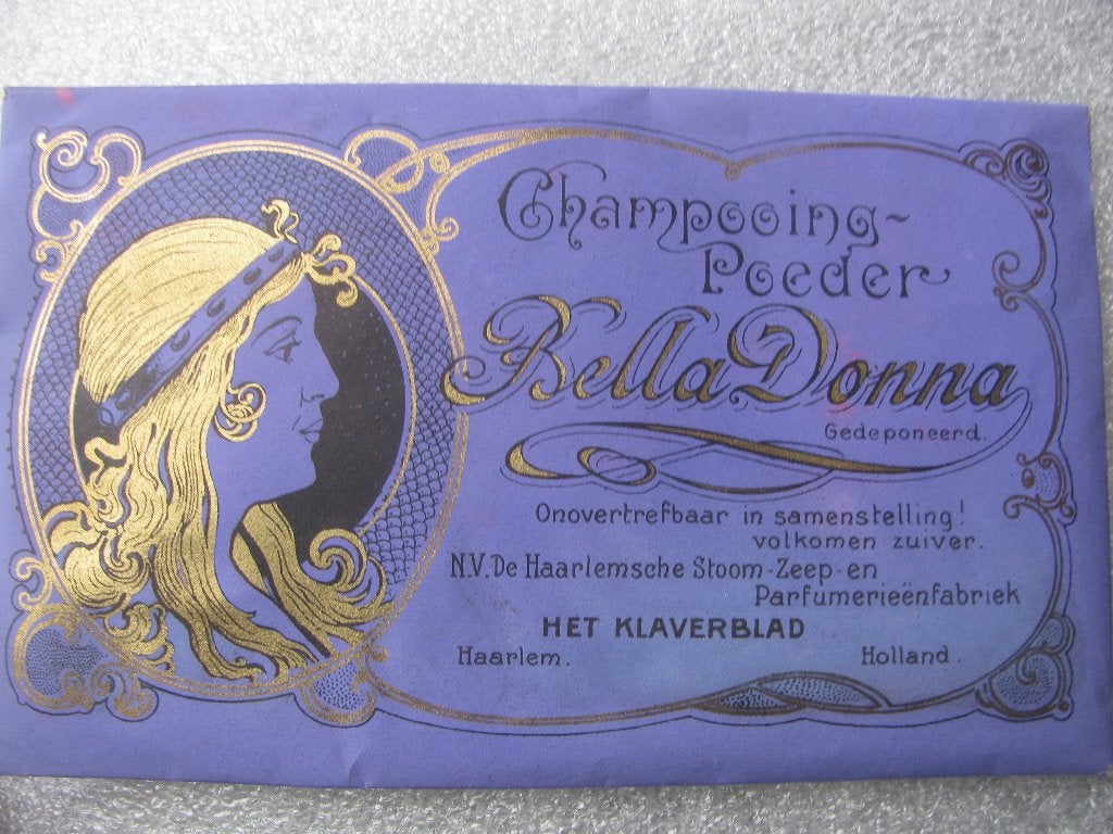 Oude Volle Verpakking Bella Donna Shampoo Poeder  Klaverblad, Verzamelen, Verzenden, Gebruikt, Verpakking