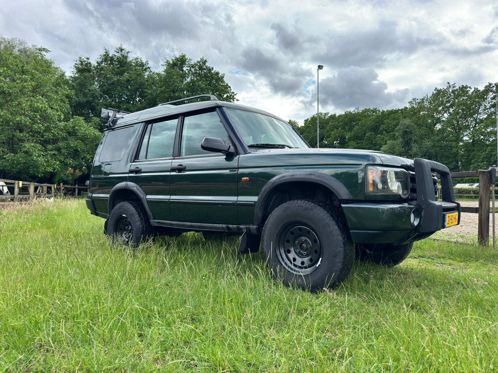CAMPER: Land Rover Discovery 2.5 TD5 Comm AUT 2003, Auto's, Bestelauto's, Automaat, Land Rover, Zwart, 2495 cc
