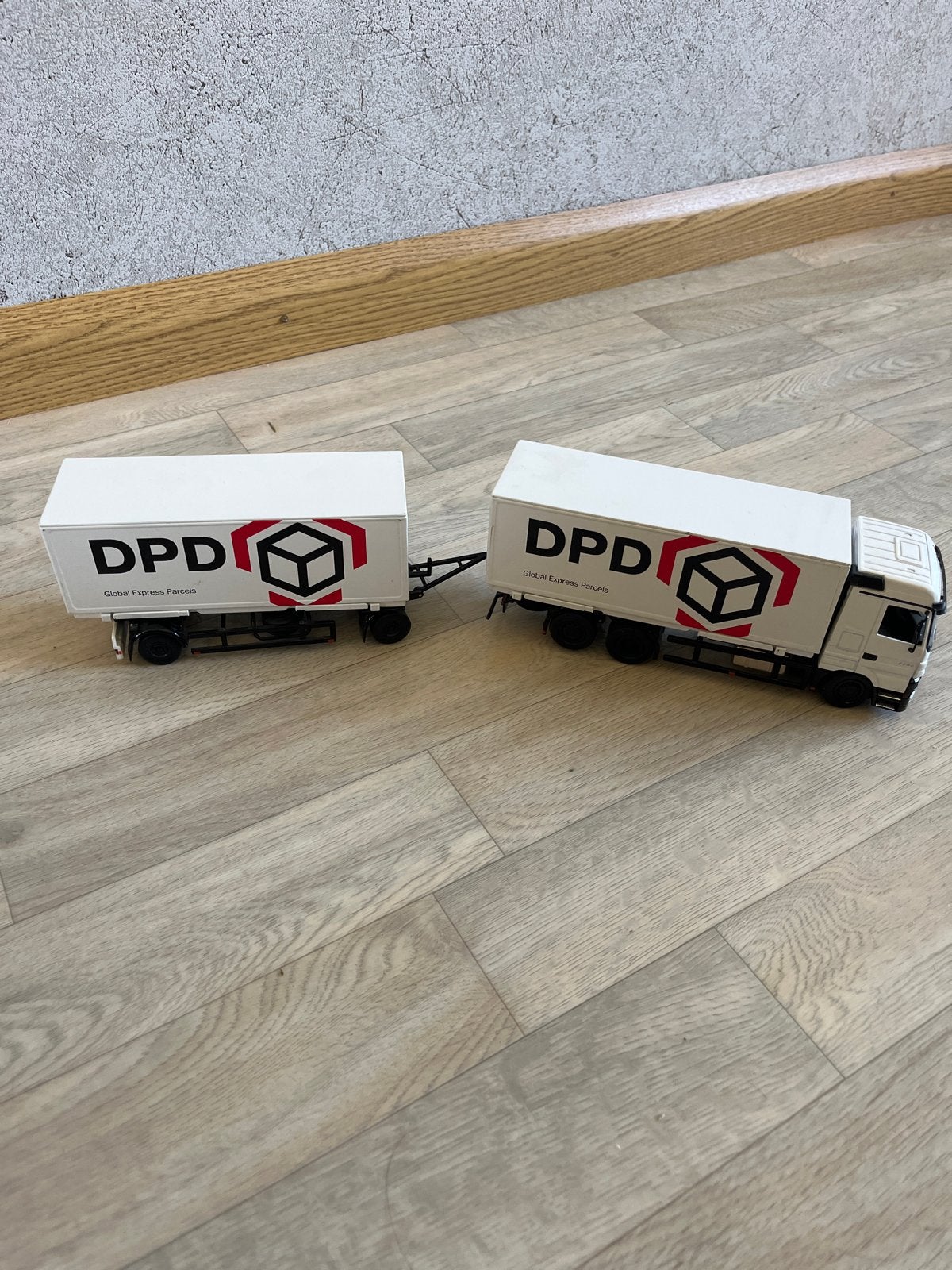 DPD Vrachtwagen met Aanhanger - Model, Overige merken, Gebruikt, 1:32 tot 1:50, Ophalen of Verzenden