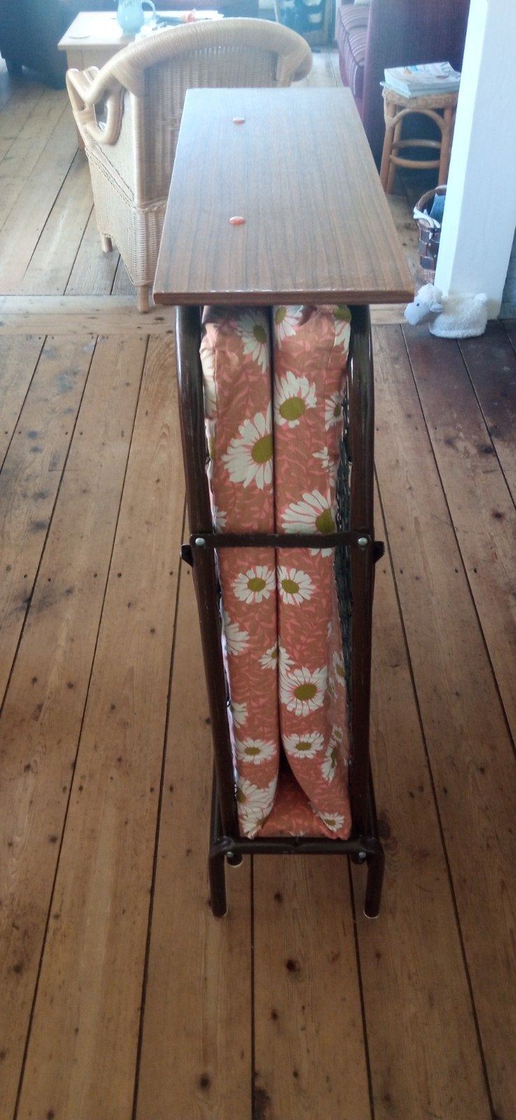 Opklapbaar logeerbed met houten ombouw en bloemenprint, Ophalen, Bruin, Vintage, 190 cm of minder