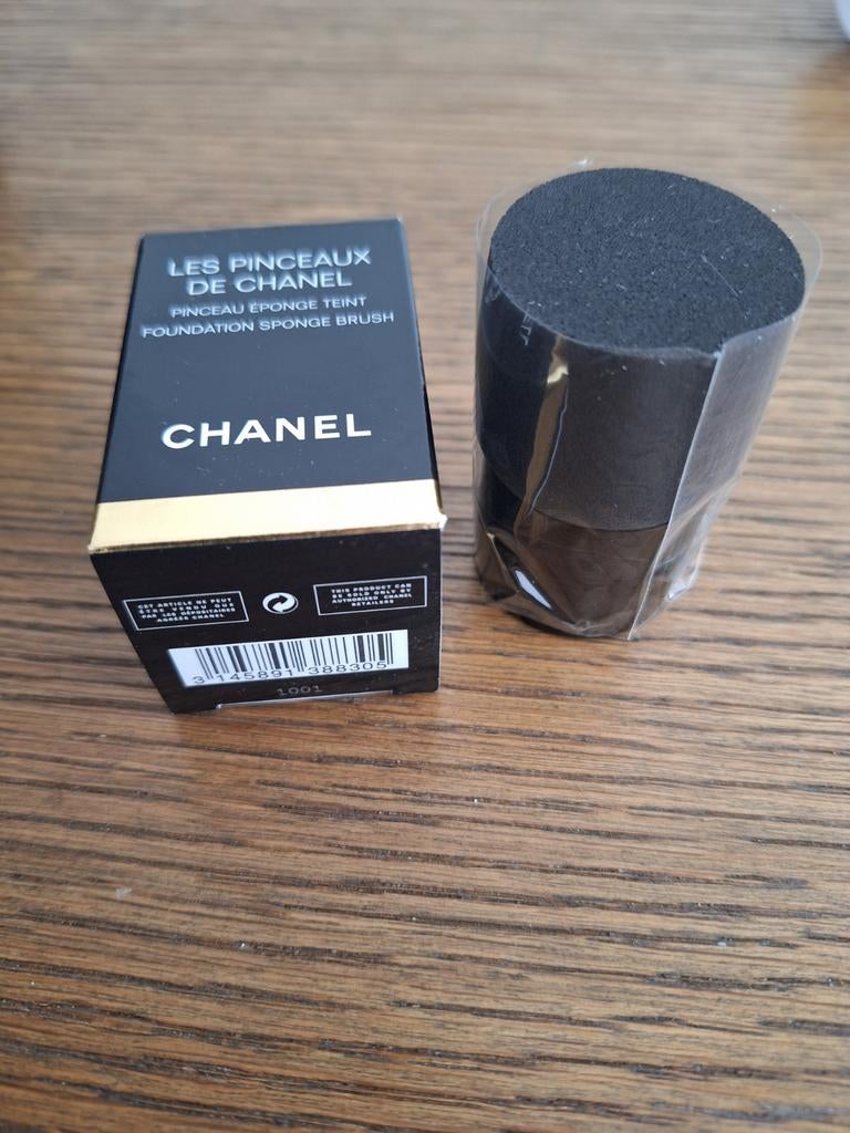 Chanel Foundation Sponge Brush, Ophalen of Verzenden, Nieuw, Zwart, Gehele gezicht