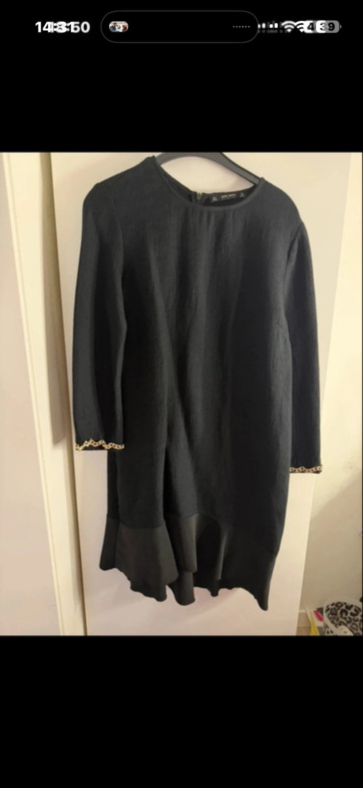 Zwarte Zara jurk met gouden details in maat l, Kleding | Dames, Zwart, Maat 42/44 (L), Ophalen of Verzenden, Zo goed als nieuw