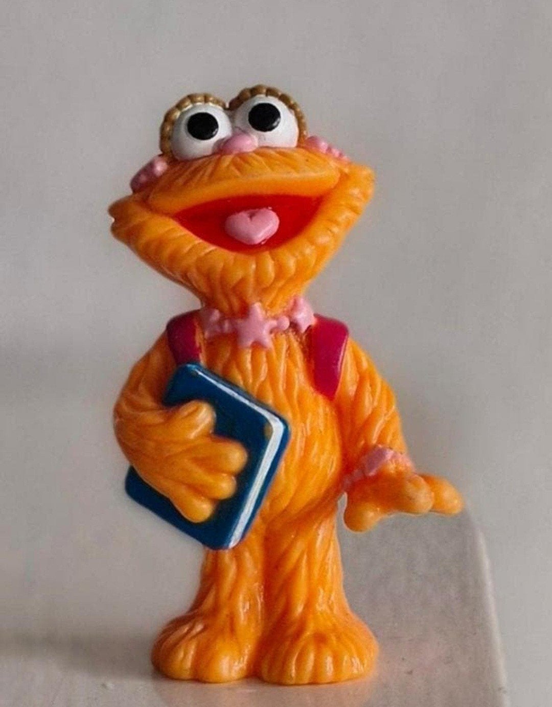 Elmo's Wereld Sesamstraat Figuur met Boek en Rugzak, Ophalen of Verzenden, Gebruikt, Jongen of Meisje