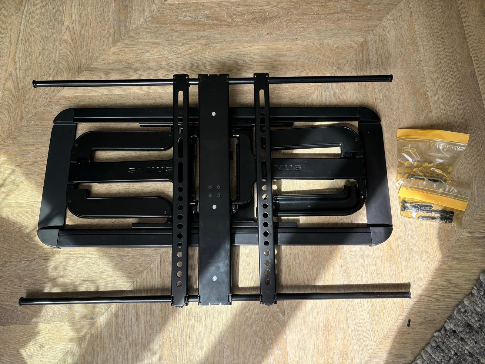 Sanus Flex TV-beugel voor wandmontage, Ophalen, Zo goed als nieuw