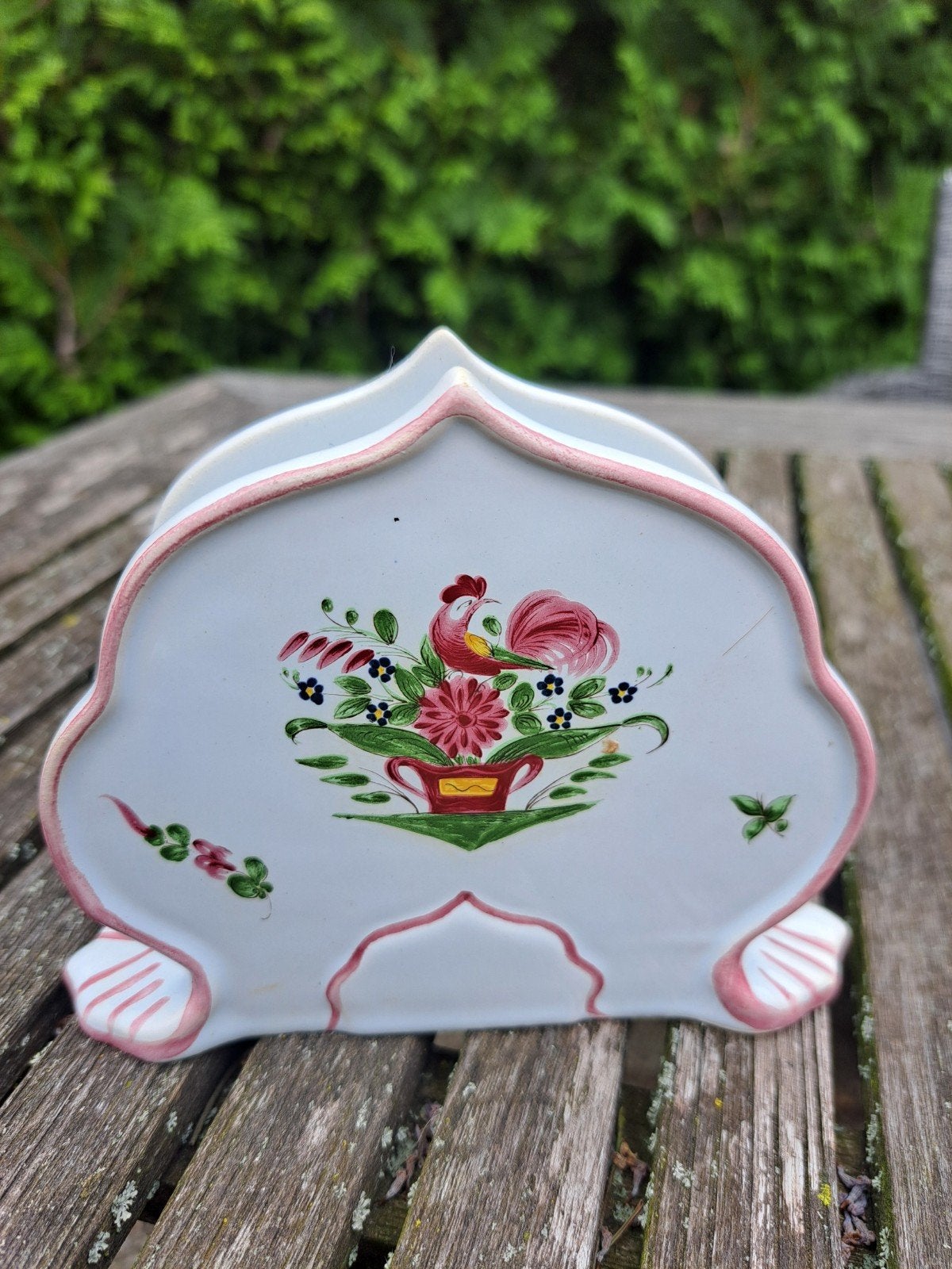 Servethouder, St. Clement. Faience aardewerk, Ophalen of Verzenden