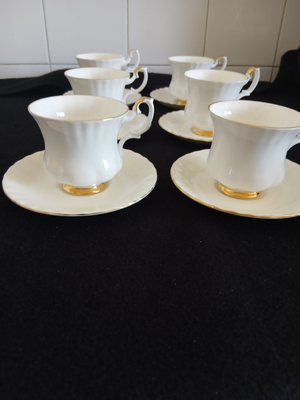 Royal Albert Val D'or kop en schotel, Antiek en Kunst, Antiek | Servies los, Ophalen of Verzenden