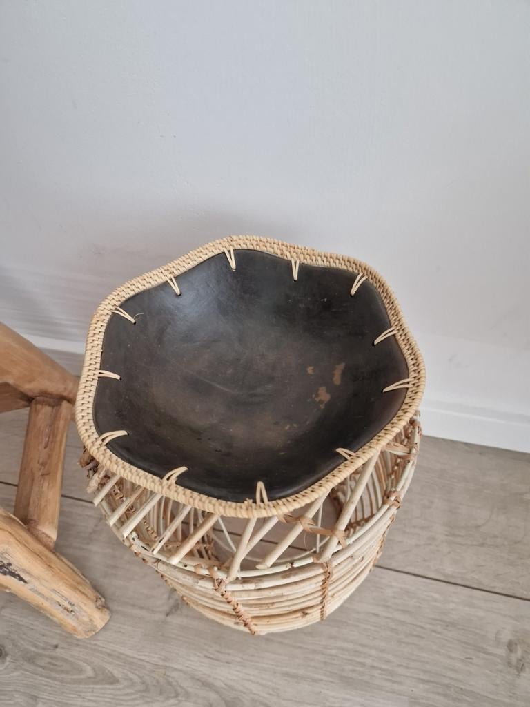 Schaal indonesie hout rotan riet bruin vintage, Huis en Inrichting, Woonaccessoires | Schalen en Manden, Ophalen of Verzenden