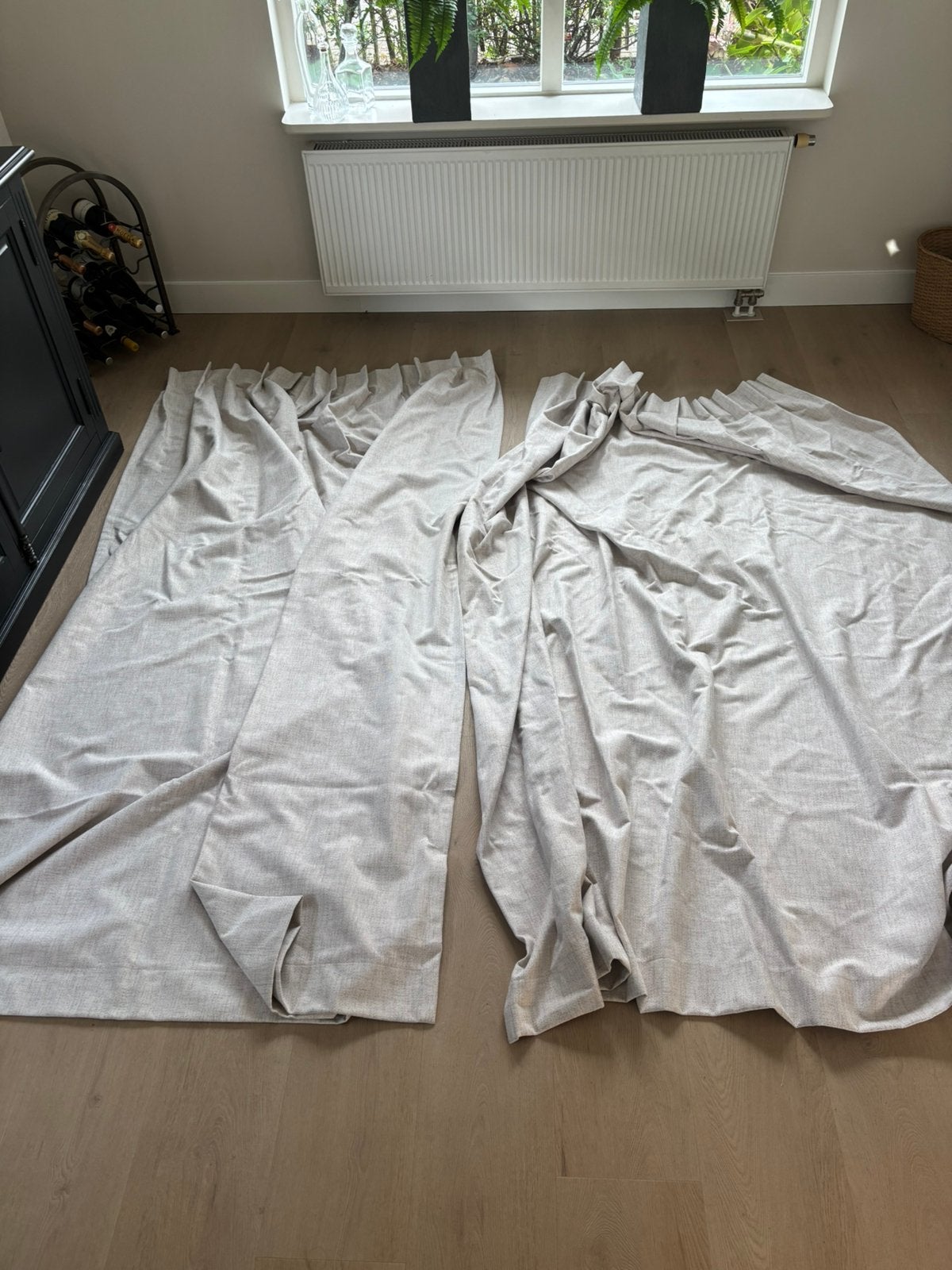 2 Noufel verduisterende gordijnen Sand met alu rails Caro, Ophalen, Verduisterend, Beige, Zo goed als nieuw