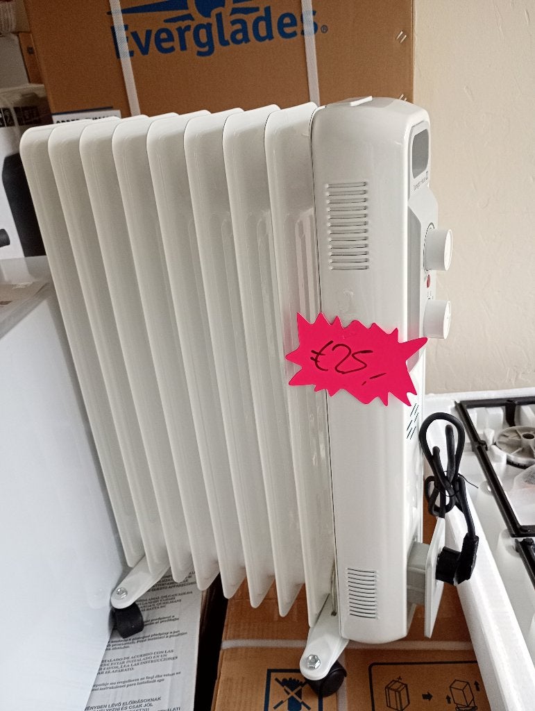 Nieuwe olie gevulde kachel met thermstaat enz., Huis en Inrichting, Ophalen, Overige soorten, Elektrisch, Nieuw