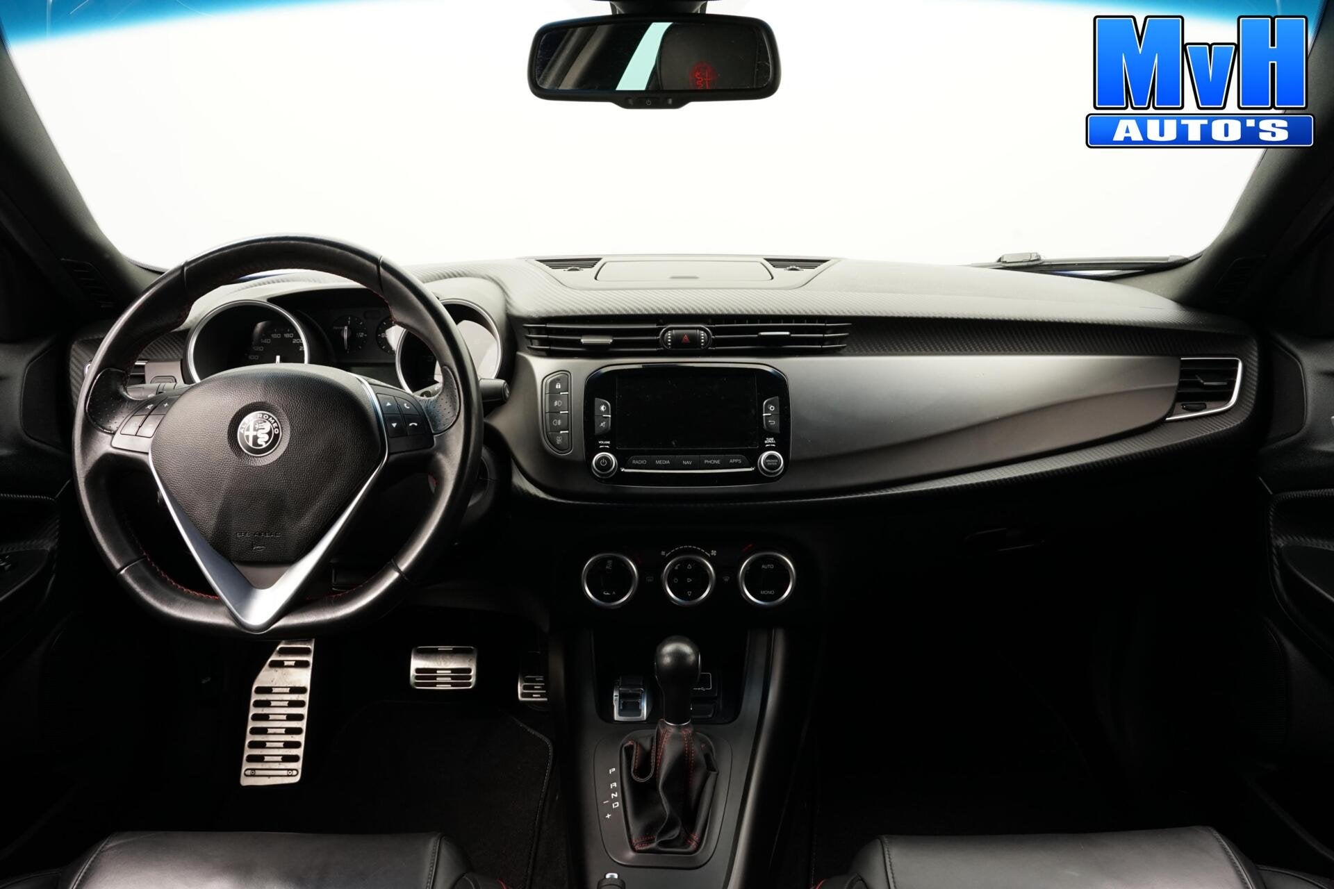 Alfa Romeo Giulietta 1.750 Turbo Veloce|LED|TREKH|KUIPSTOEL, Auto's, 15 km/l, Gebruikt, 4 cilinders, Blauw