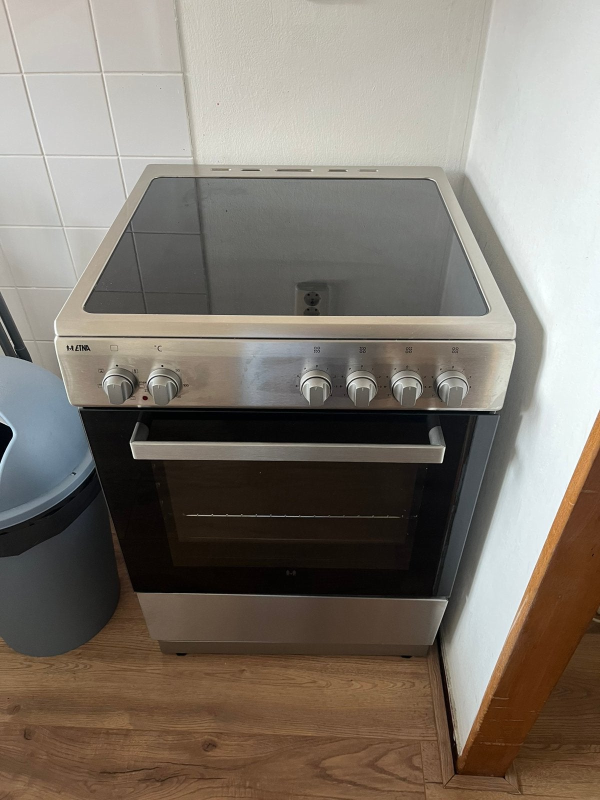 Fornuis. Inductiev, Witgoed en Apparatuur, Fornuizen, Zo goed als nieuw, Vrijstaand, 85 tot 90 cm, Elektrisch