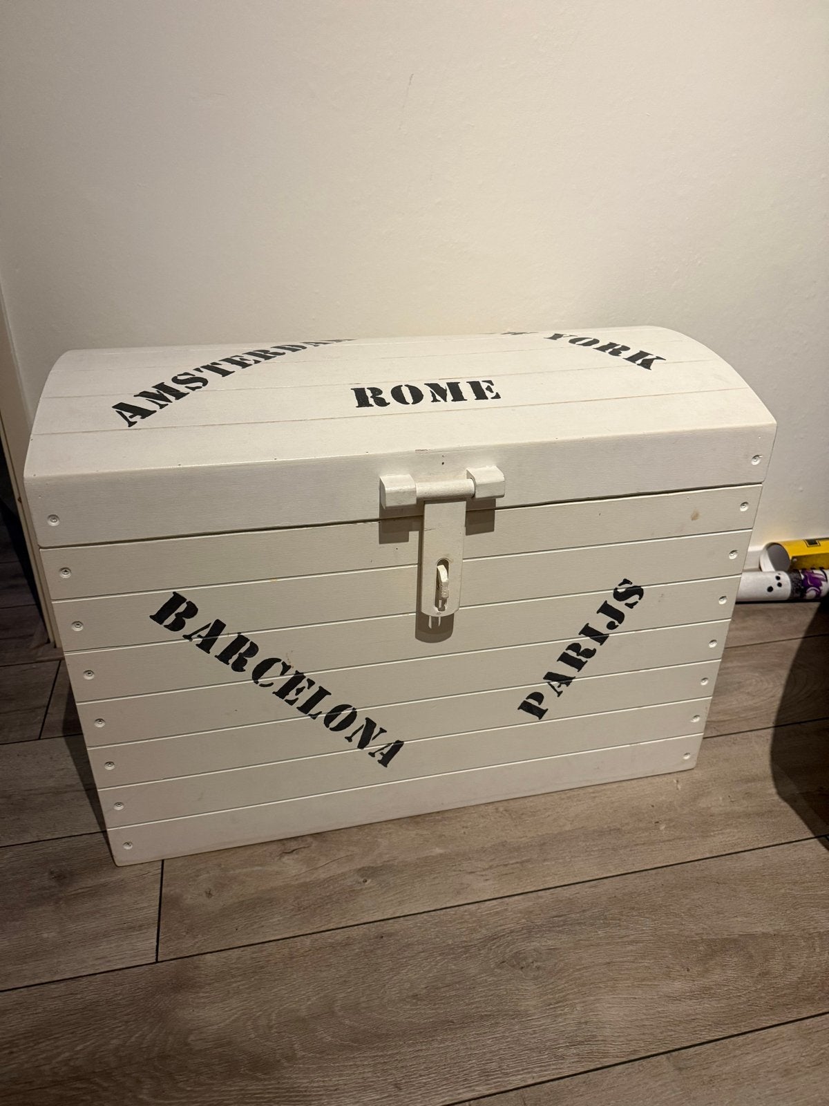 Decoratieve opbergkist met wereldsteden design, Ophalen, 50 – 75, Minder dan 50 cm, 50 tot 100 cm