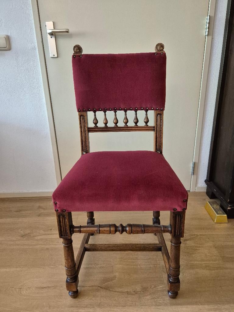 Brocante stoelen (4 stuks) met rood velours, Antiek en Kunst, Antiek | Meubels | Stoelen en Banken, Ophalen