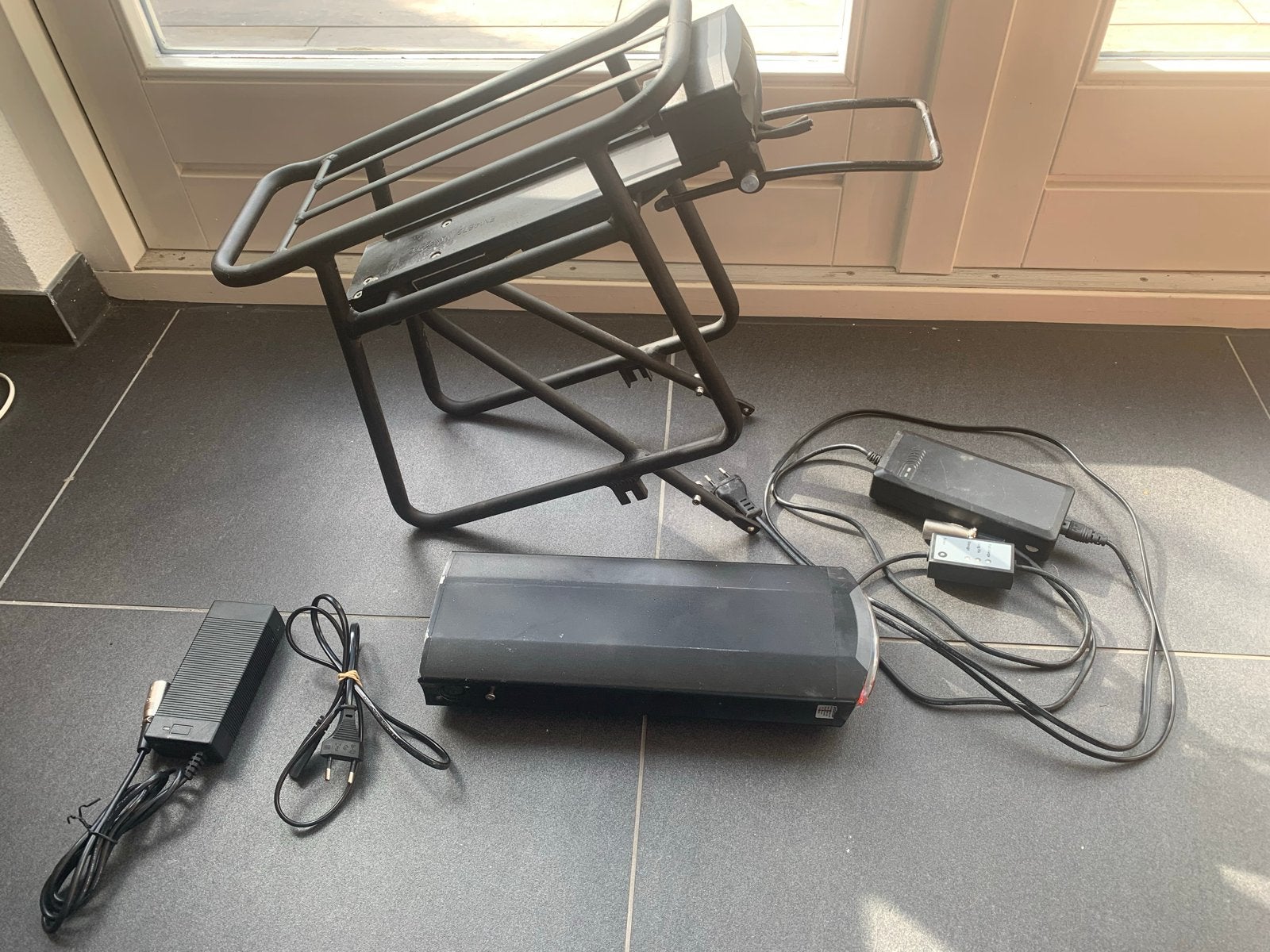 Azor E-bike Accu 36V 522Wh met lader en bagagedrager, Gebruikt