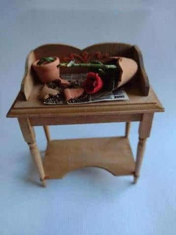 gevulde houten oppottafel - poppenhuisminiatuur, Ophalen, Nieuw, Decoratie