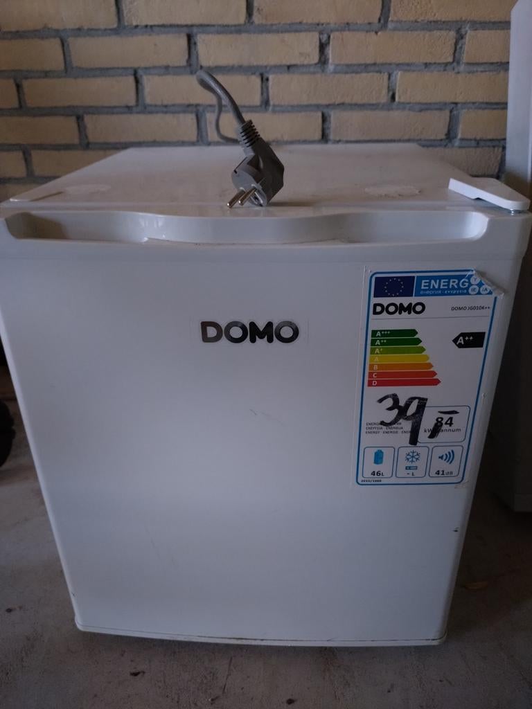Domo Koelkastje 46L met vriesvak - Compact en Energiezuinig, Ophalen, Gebruikt, Minder dan 85 cm, Minder dan 75 liter