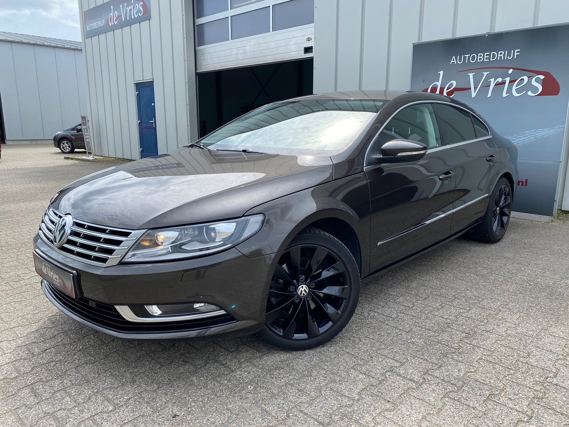 Volkswagen CC 1.8 TSI / Clima / Cruise / Navi / PDC / Trekha, Auto's, Volkswagen, Voorwielaandrijving, Euro 5, 4 cilinders, Bruin