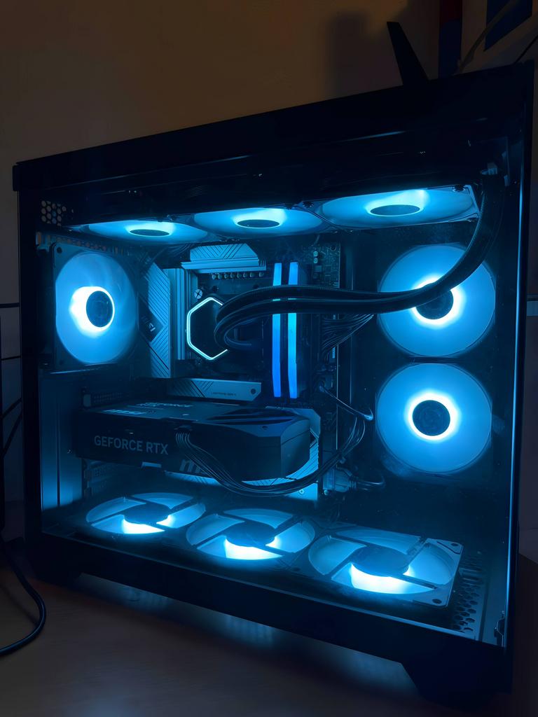 Gaming setup - RTX 5070 - 144hz curved monitor, Computers en Software, Met monitor, 32 GB, Ophalen of Verzenden, Zo goed als nieuw