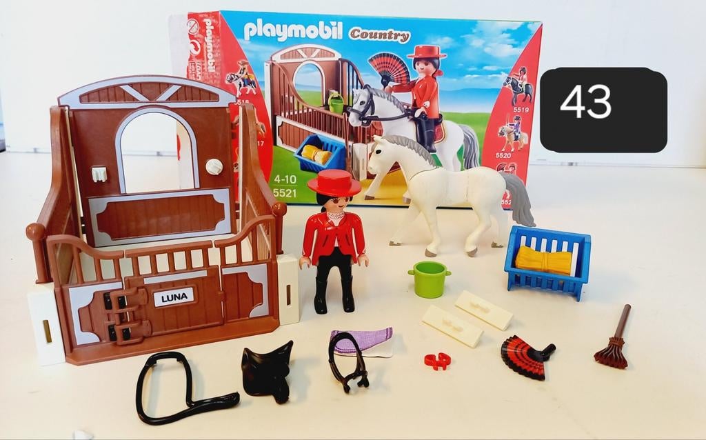 Playmobil paarden box compleet als nieuw in doos, Ophalen of Verzenden, Zo goed als nieuw