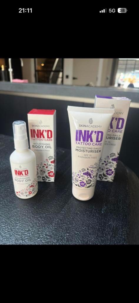 900x Tattoo Nazorg Crème & Olie Partijhandel €300, Ophalen of Verzenden, Zo goed als nieuw, Gehele gezicht