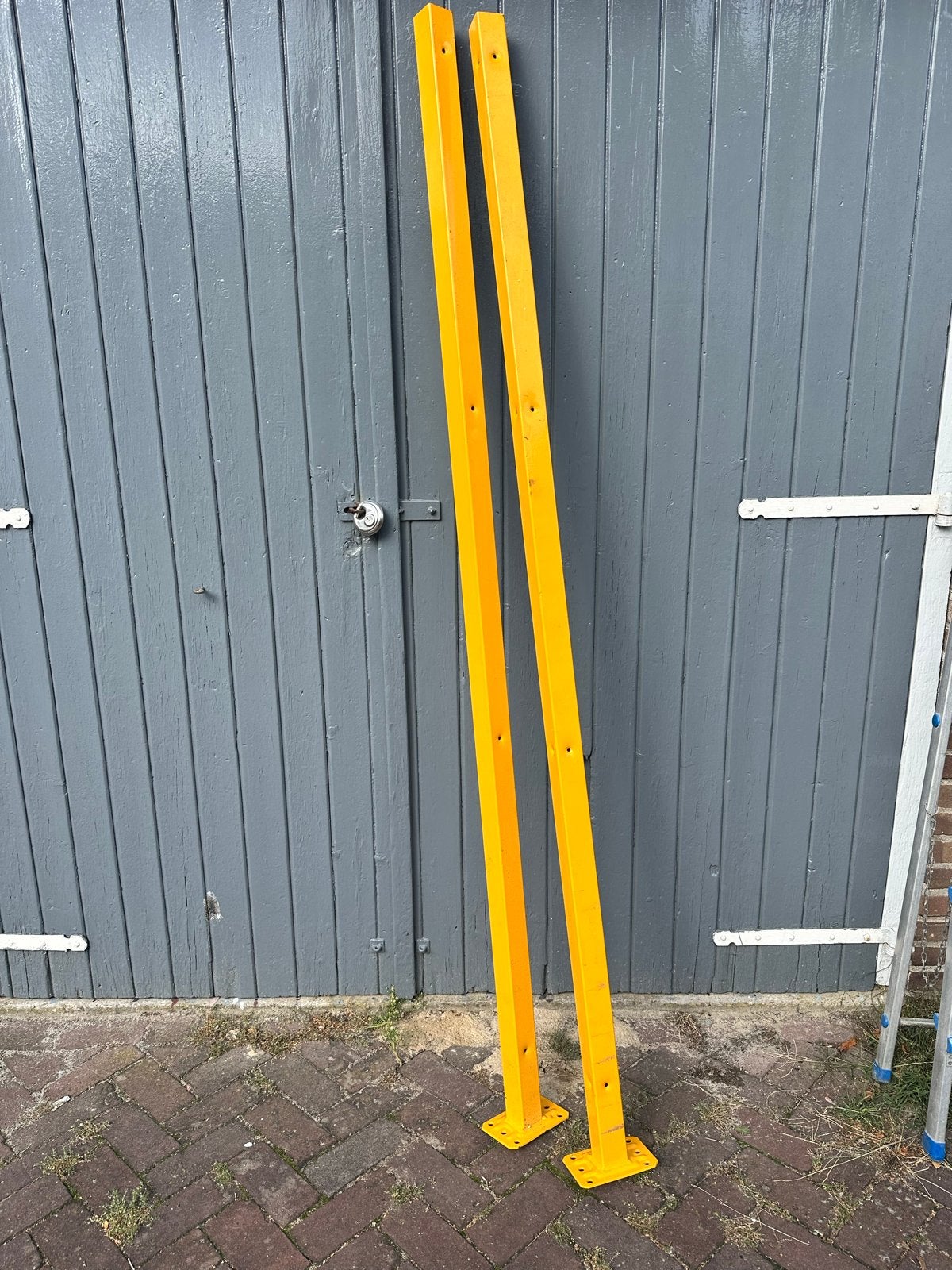 Metalen koker 5x5cm, 200cm lang met vloerplaat, Doe-het-zelf en Verbouw, Ophalen, Gebruikt, IJzer